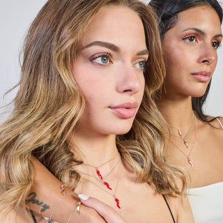 Collana argento rodiato con centrale corno smaltato pendente